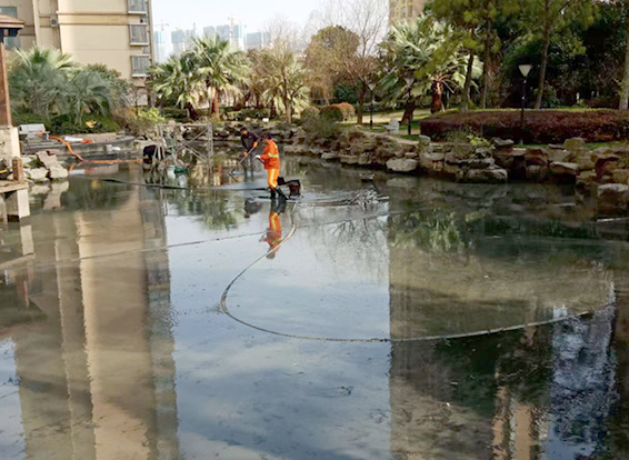 谯城景观池淤泥清理