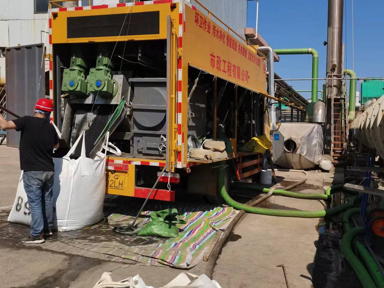 谯城淤泥压干处理